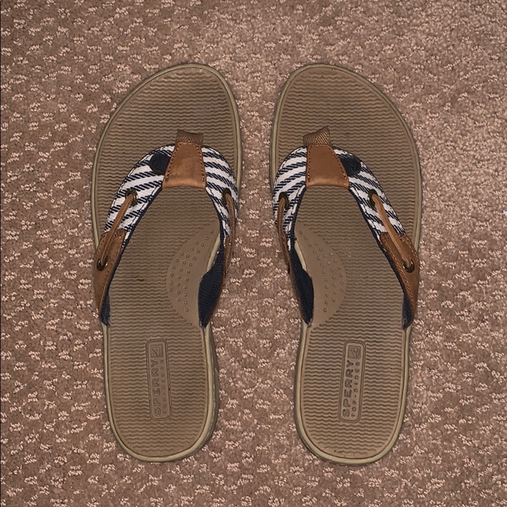 Sperry flip flops